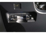 高速道路の利用時に便利なETC。料金所での停車や小銭を探す手間がなくなり快適です♪見た目もすっきりとしたビルトインタイプを装備しています。