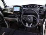 見通しのよいすっきりとした視界で、誰でも運転しやすいです。運転のしやすさは疲れにくさにも繋がりますよ♪