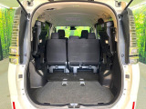 普段のお買い物や通勤、送迎等に十分な荷室スペースを確保しております。セカンドシートを倒すと、大きな荷物の積載も可能です♪
