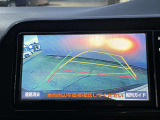バックカメラが付いて車庫入れも安心です。付いているとうれしい装備のひとつですね♪