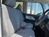 軽自動車にとっては非常に大きな内装になっております。