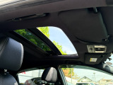 開閉可能なサンルーフも装備しております。天気のいい日はあけて運転すると気持ちいいですよ♪