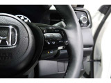 Hondaセンシングの機能のひとつ、アダプティブクルーズコントロール付!アクセルから足を離しても設定したスピードと前車との車間を保ち走行してくれます!車線維持もアシスト☆高速道路で疲労軽減ですね☆