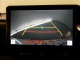 バックガイドモニターで、後方を確認しながら安心して駐車することができます。運転初心者も熟練者も必須の機能ですよ!