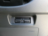ここに ETC付いております。高速道路の料金所もスイスイ♪ ETCカードの申し込みは日産カードがおすすめ!!!「安心」「おトク」「便利」で皆さまのカーライフをサポートする特典満載のカードです。