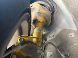 【ビルシュタイン製ダンパー】高速走行時の車両安定性を向上させてくれる人気の装備。街乗りの乗り心地も犠牲にせず、スポーティな走行をお楽しみいただけます♪