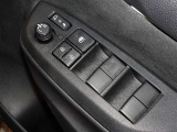 電動格納式ドアミラー・パワーウインドウを装備しています。
