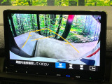 【バックカメラ】駐車時に後方がリアルタイム映像で確認できます。大型商業施設や立体駐車場での駐車時や、夜間のバック時に大活躍!運転スキルに関わらず、今や必須となった装備のひとつです!
