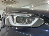 LEDヘッドライトは、点灯の瞬間から最大光量を発揮し、突然暗くなるトンネルなどでの安定感を高めます。