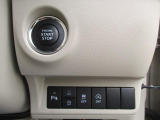 ボタン1つでエンジンを始動【キーレスプッシュスタート】!各機能のスイッチは運転席から操作ラクラク。