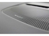 harman/kardon製のプレミアムサウンドシステムはセンタースピーカーの搭載により臨場感あふれるサラウンドを体感できます。
