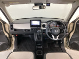 【前方視界】開放的な前方視界!運転がしやすく疲れにくいです♪窓が大きく、見通しがとっても良いおクルマですよ♪