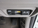 ETC付。高速道路の料金所はキャッシュレスで通過です。サービスエリア等にあるスマートインターの出入りも利用可能でとっても便利。ご納車後すぐにお使い頂けるようセットアップしてのお渡しとなります。