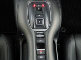 上級車の証、エレクトリックギアセレクターを採用し、スマートな操作が楽しめます。電子制御パーキングブレーキやオートブレーキホールド機能も装備されています 。