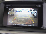 【バックカメラ】駐車が苦手な方でも安心してお乗りいただけます。リバース連動で画面が切り替わるのでとっても便利です。