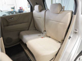 【セカンドシート】ゆったり快適に座っていただけますので、楽しくドライブに参加できます。