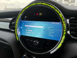 ★MINIには6個のエアバッグを標準装備。運転席/助手席エアバッグ、サイド・エアバッグ、ヘッド・エアバッグ。
