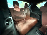 3列目シートはもちろん状態良好☆大人でもゆったりと座って頂けますので、大人数でのお出かけもラクラクです♪ご家族で、気の知れた仲間で、ドライブに行くのが楽しみですね♪