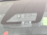 【トヨタセーフティセンス】走行中に前方の車両等を認識し、衝突しそうな時は警報とブレーキで衝突回避と被害軽減をアシスト。より安全にドライブをお楽しみいただけます。