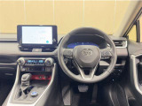 RAV4ならではの見晴らしのよい前方視界で、快適なドライブをお楽しみいただけます。
