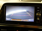 バックガイドモニターで、後方を確認しながら安心して駐車することができます。運転初心者も熟練者も必須の機能ですよ!