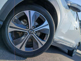 純正アルミホイール装着車