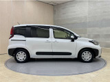 「中古車ハイブリッド保証」付き。ハイブリット機構を無償で保証します。保証期間は初度登録年月から10年目まで、または3年間の長い方。但し累計走行距離が20万km以内。