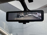 スマートルームミラーで定員乗車時や大きな荷物があっても後方視界が確保できます。