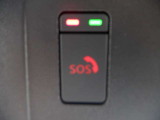 【SOSコール】急病時や危険を感じた時には、SOSコールスイッチを押してください。万が一の事故発生時には、エアバッグ展開と連動し自動通報されます。