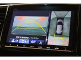 純正のマルチビューカメラが装備されています!上から見下ろしたような視界のカメラが駐車をサポートします!
