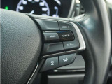 ◆アダプティブクルーズコントロール◆予め設定した車速内でクルマが自動的に加減速。前走車との適切な車間距離を維持しながら追従走行します。【LKAS】車線維持支援システムでステアリング操作を支援。