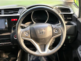 【ステアリングスイッチ】運転中、前方から目線をそらすことなく、オーディオ等の操作が可能な便利機能!安心&快適なドライブを演出してくれます♪