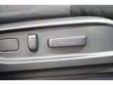 高級車の代名詞!電動シートが装備されています!