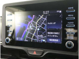 純正ナビを装備。タッチパネル式で使いやすく、お出かけもラクラクです。