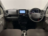 使用感の少ない車内は、キレイに使用されています!