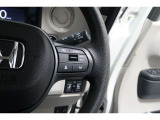 Hondaセンシングの機能のひとつ、アダプティブクルーズコントロール付!アクセルから足を離しても設定したスピードと前車との車間を保ち走行してくれます!車線維持もアシスト☆高速道路で疲労軽減ですね☆