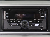 CDオーディオ装備!AUX端子も備わっておりますので、ミュージックプレイヤーの音楽を流すことの可能です!