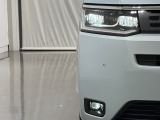 夜間走行や暗いところでの視認性を高める、LEDヘッドライト搭載、しっかり明るく照らしてくれるので、安心です。