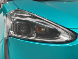 LEDヘッドライトは、点灯の瞬間から最大光量を発揮し、突然暗くなるトンネルなどでの安定感を高めます。
