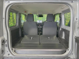 後席を格納すると、これだけの広さが!シーンに合わせたシートアレンジで、大きな荷物も積むことが出来ます♪