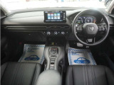 とても握りやすいステアリング!運転手の気持ちがそのまま伝わるかのような反応をしてくれます!小物入れや各ボタンの配置にこだわり、とても使いやすいです !視認性も良好なのでロングドライブもお任せ下さい!