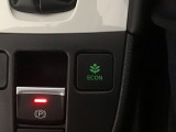 ★ECONスイッチ★ エコドライブを加速しよう!スイッチをONにすると、運転の仕方によるロスを抑え込み燃費をよくするようクルマが頑張ります(*^ー^*)燃費向上にチャレンジ♪