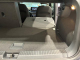 リヤシートを倒せば長さのあるお荷物も楽々!!