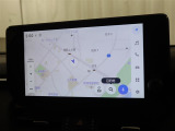 純正ナビを装備。タッチパネル式で使いやすく、お出かけもラクラクです。