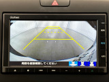 ★バックモニター搭載★ バック時目視しにくいクルマの周囲をカメラで映し出し、安全・安心駐車をサポート♪バックの苦手な方も後ろがハッキリ見えるので安心です☆