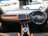 【インパネ全体】手が届きやすく、どなたでも運転しやすいです。シンプルで使いやすい設計になっています!