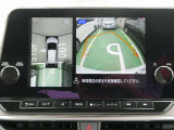 まるで空から見下ろしたかのような映像を映し出すアラウンドモニターだから、車庫入れもラクラクです!