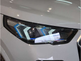 BMWの伝統の丸目4灯ヘッドライトでございます。LEDライトで視認性もよく明るく安全性の向上につながります。