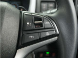 ◆アダプティブクルーズコントロール◆予め設定した車速内でクルマが自動的に加減速。前走車との適切な車間距離を維持しながら追従走行します。【LKAS】車線維持支援システムでステアリング操作を支援。