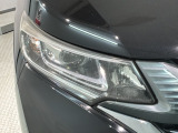 LEDヘッドライトは、点灯の瞬間から最大光量を発揮し、突然暗くなるトンネルなどでの安定感を高めます。